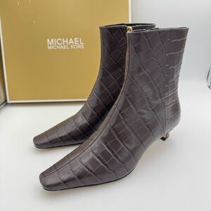 NIB MICHAEL Michael Kors Cosmo Kitten Booties Chocolate Croc 6M